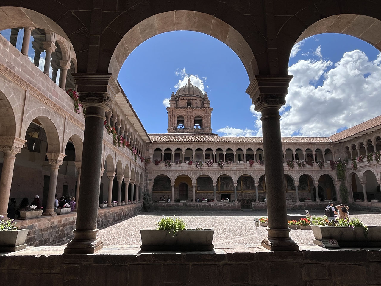 View through a pillar in Cusco